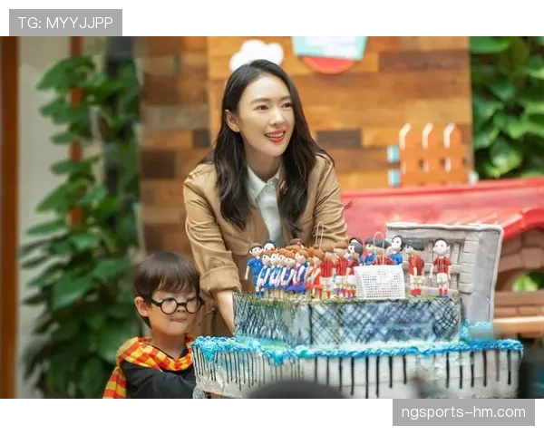 袁悦训练完直接拎爱马仕去吃火锅？