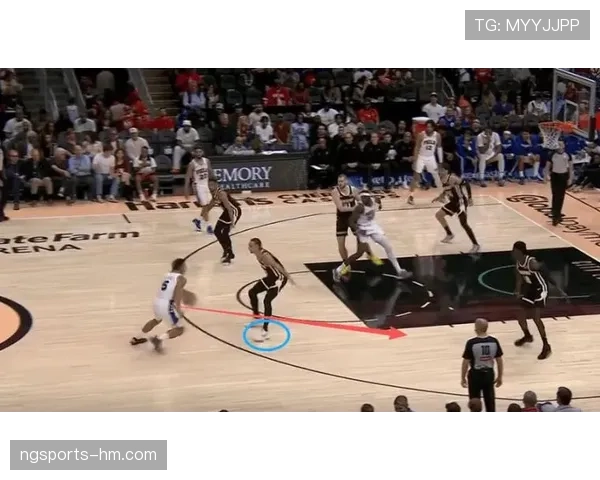 挡拆对位内线拉开空间，威廉姆斯较赛季初投射更高效